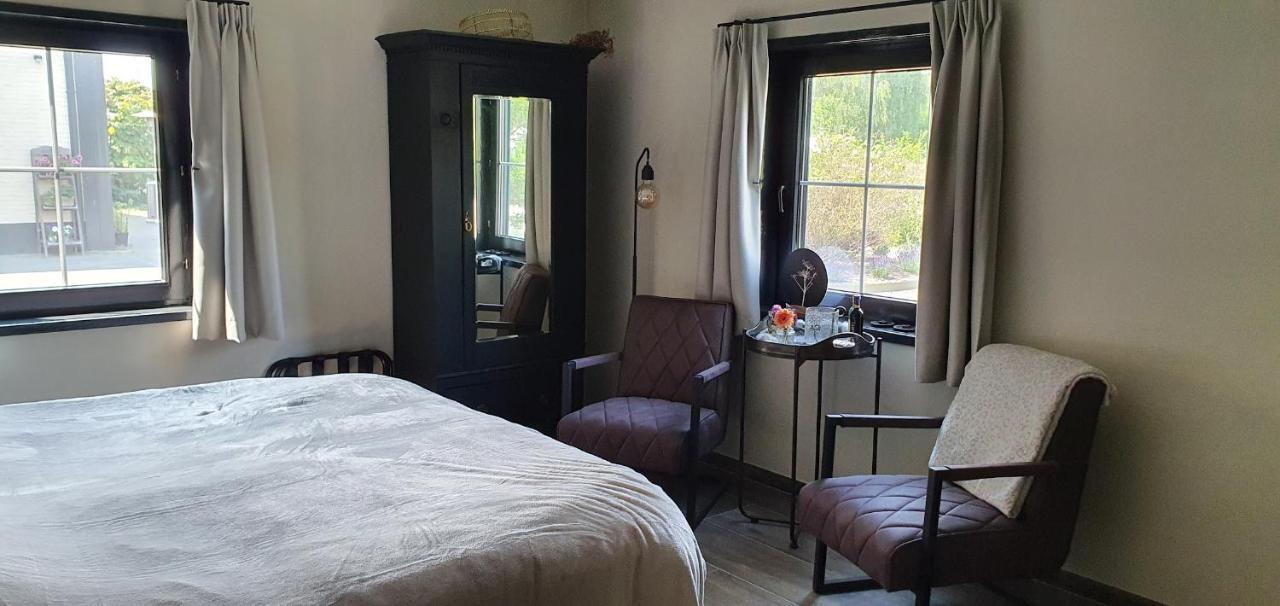 Luxe Gastenkamer Met Living En Keuken Bij Friezen Paarden Stal Pellendijk Westendorp Экстерьер фото